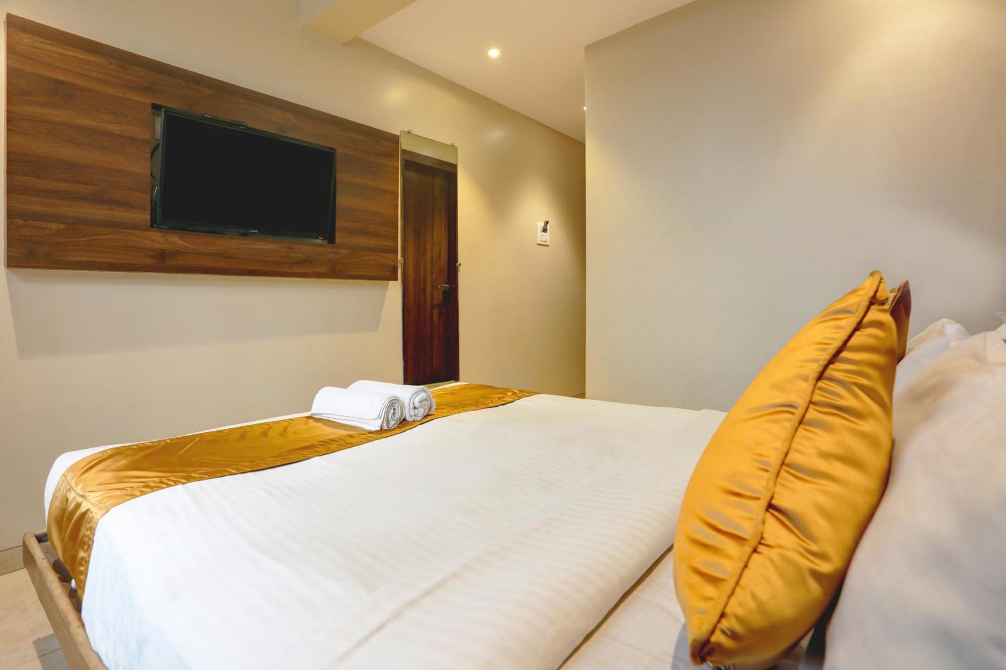 Hotel Sea Breeze ムンバイ エクステリア 写真